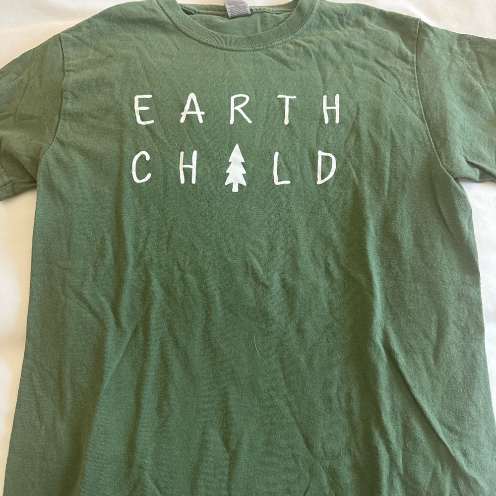 🎉5 items for $15🎉  Earth Child Green Tee - Picture 2 of 3